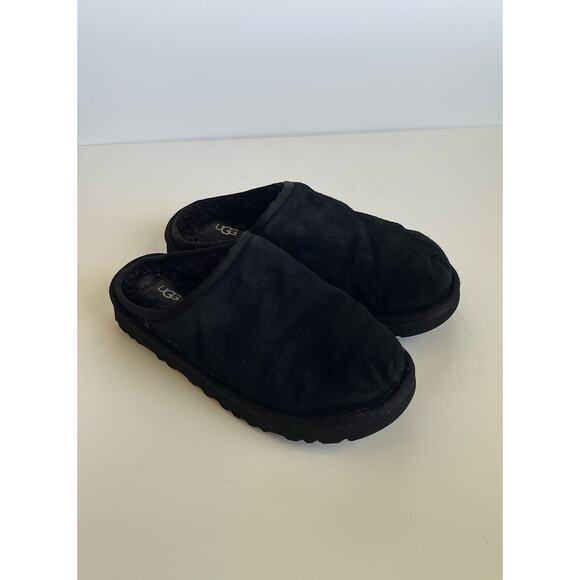 UGG Classic Slip-On Men\'s Size 8 Slip On Suede Slippers main image 10